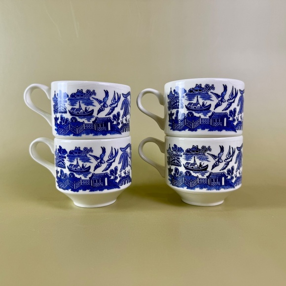 Vintage Large Flat Cup Blue Willow (Georgian Shape) by CHURCHILL Set of 4 - Picture 2 of 7